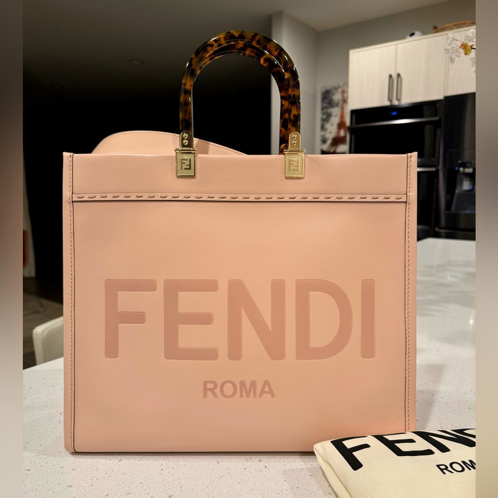 Fendi Pink Tote Bag with Tortoiseshell Effect Handles - Picture 4 of 14